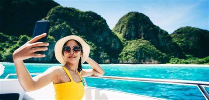 Discover Nicole: An Extraordinary Travel Influencer