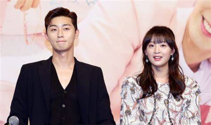 Kim Ji Won and Park Seo Joon won Best Couple Award during KBS Drama