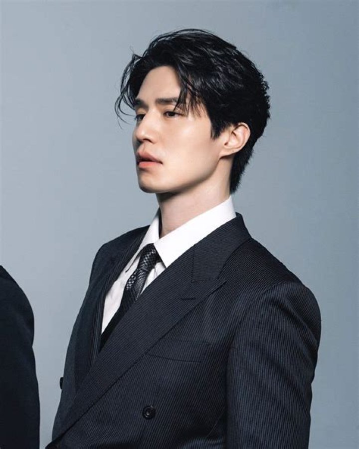 LEE DONG WOOK AT 18?!?! WOAH He was super young and cutefaced when he