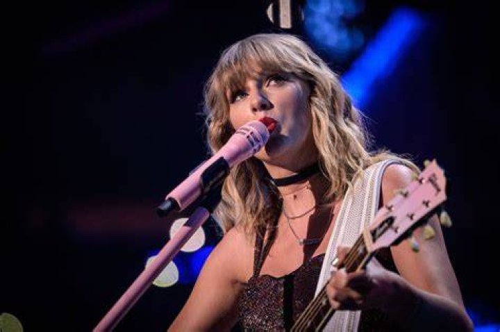 The World's Wealthiest: Top-Earning Singers