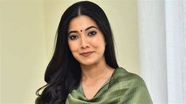 Uncovering The Enigma Of Pooja Sarathkumar: A Biographical Exploration